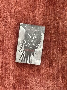 Six of Crows by Leigh Bardugo - Black and Gray Cover